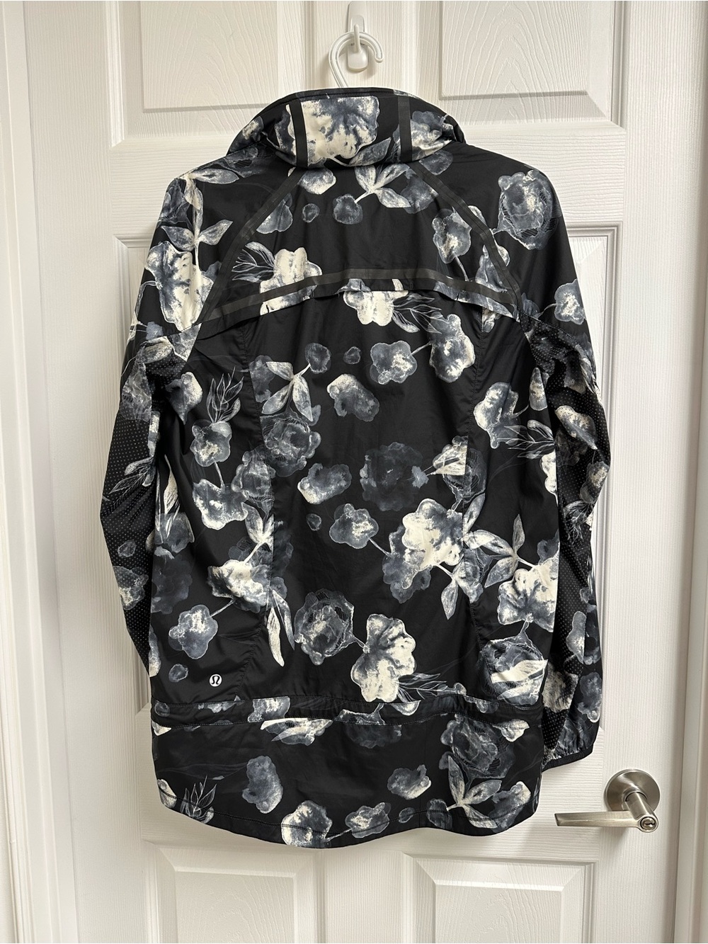 Lululemon Miss Misty pullover - Picture 2 of 3